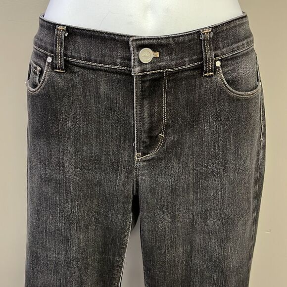 White House Black Market Black Distressed “Blanc” 5-Pocket Bootleg Jeans- 8S - Picture 4 of 14